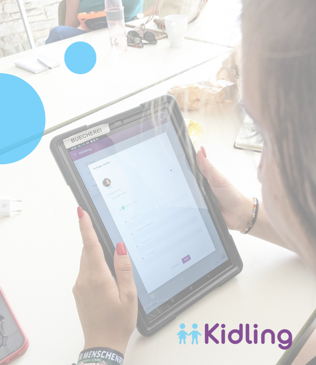 Kidling Kita App Kunden Schulung auf dem Tablet